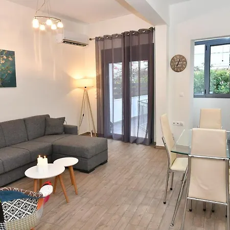 Apartament Michaela's *